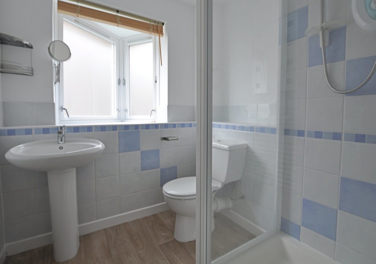 3 bedroom Flat for Letting Succombs Place