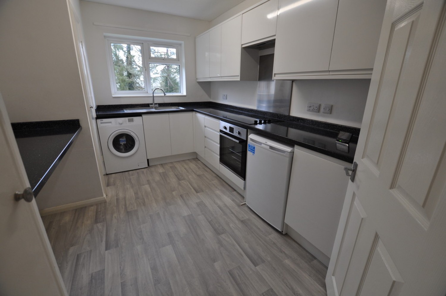 2 bedroom Flat for Letting Caterham