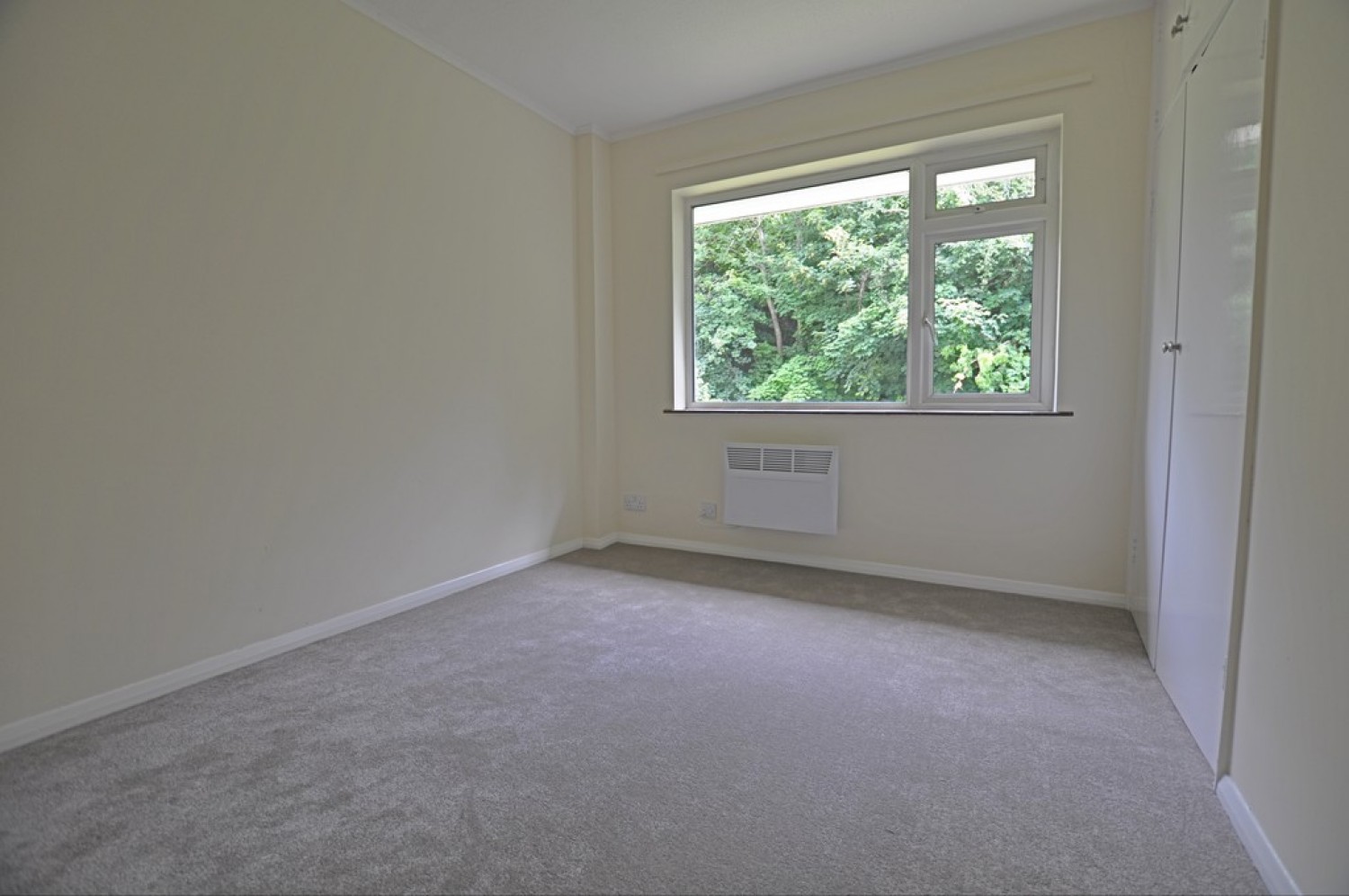 2 bedroom Flat for Letting Caterham