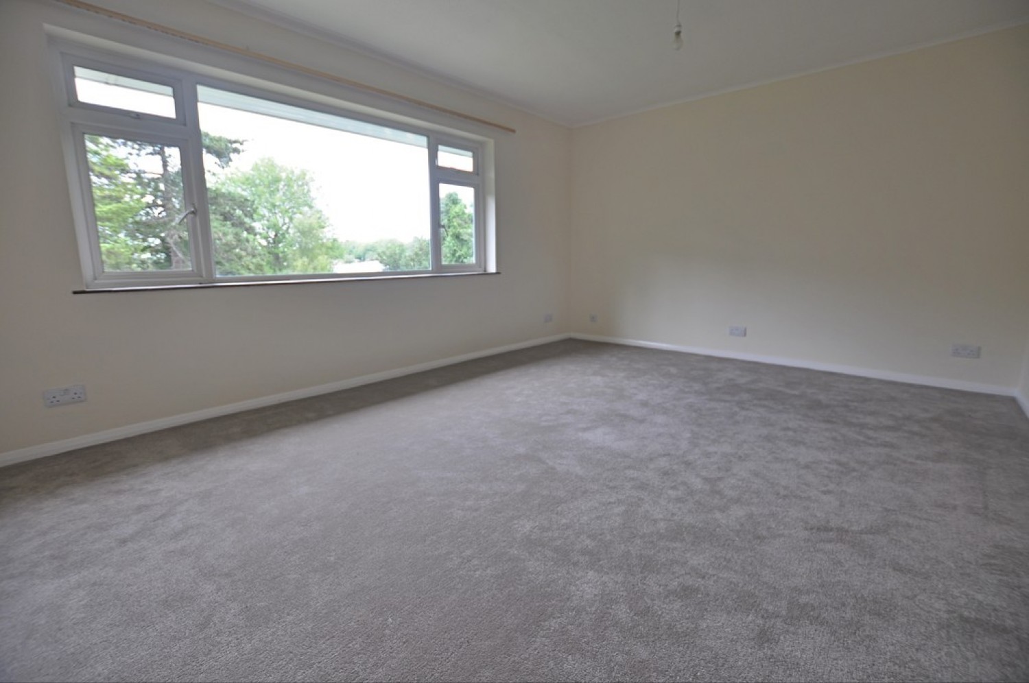 2 bedroom Flat for Letting Caterham