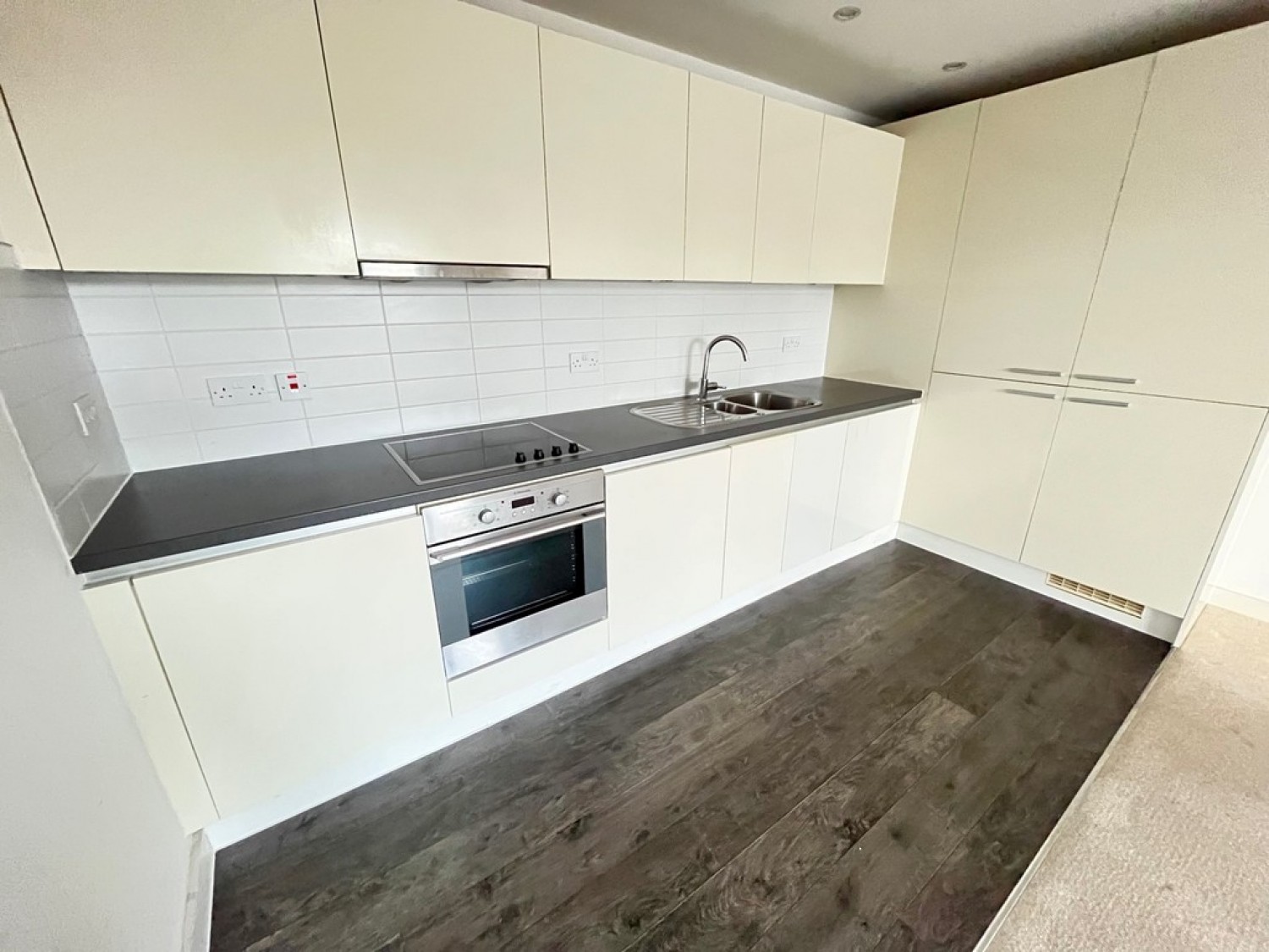 2 bedroom Flat in Redhill