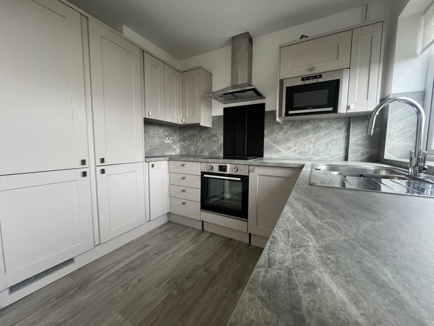 2 bedroom Property for Letting Tupwood Lane, Caterham