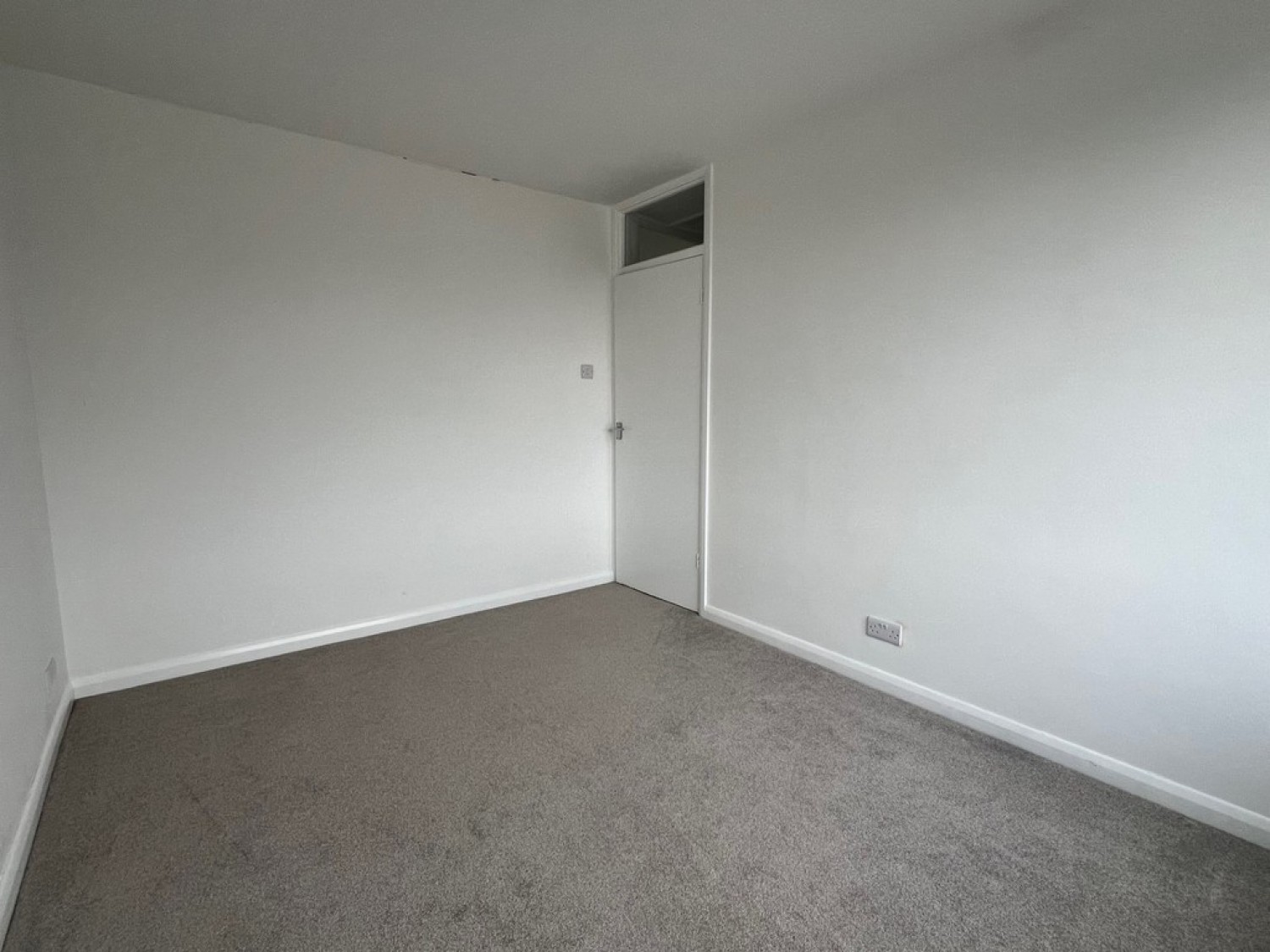 2 bedroom Property for Letting Tupwood Lane, Caterham