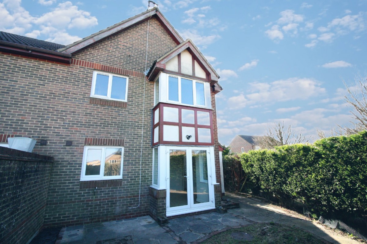 Howe Drive, Caterham