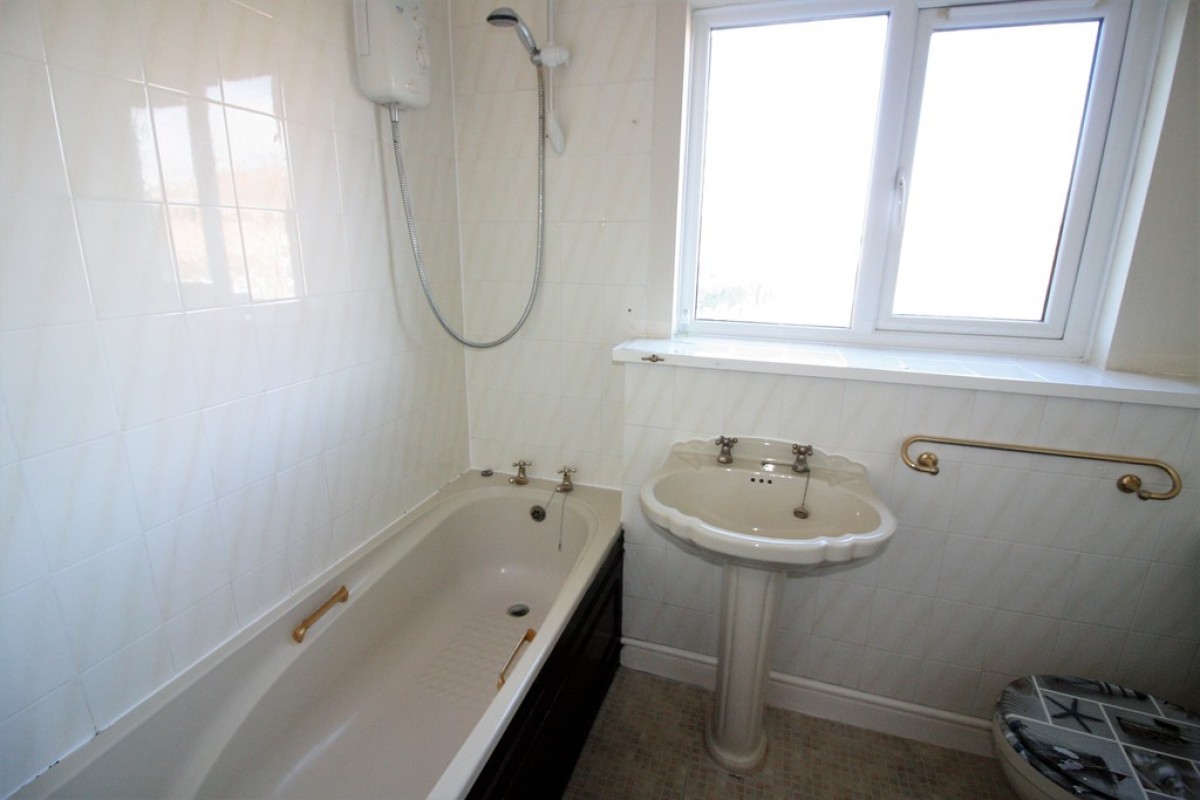 Howe Drive, Caterham