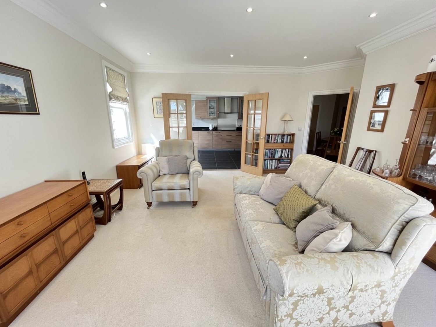 2 bedroom Flat for Letting Wray Park Road, Reigate