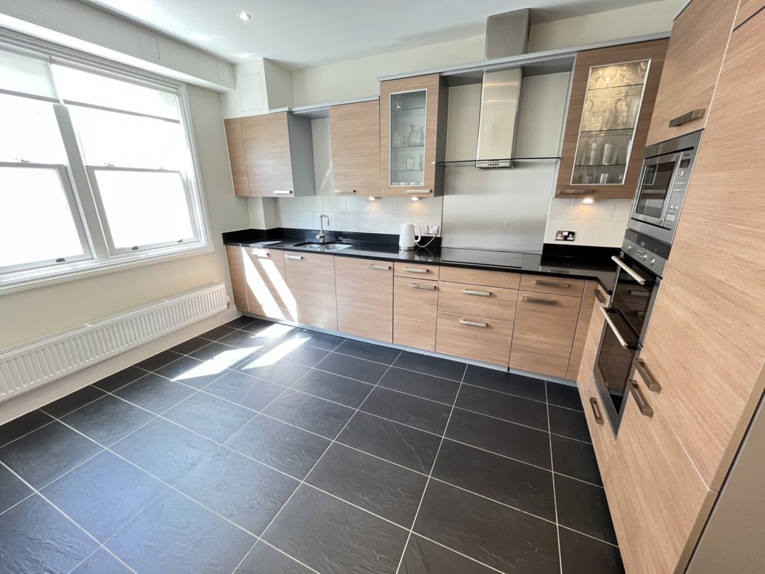 2 bedroom Flat for Letting Wray Park Road, Reigate