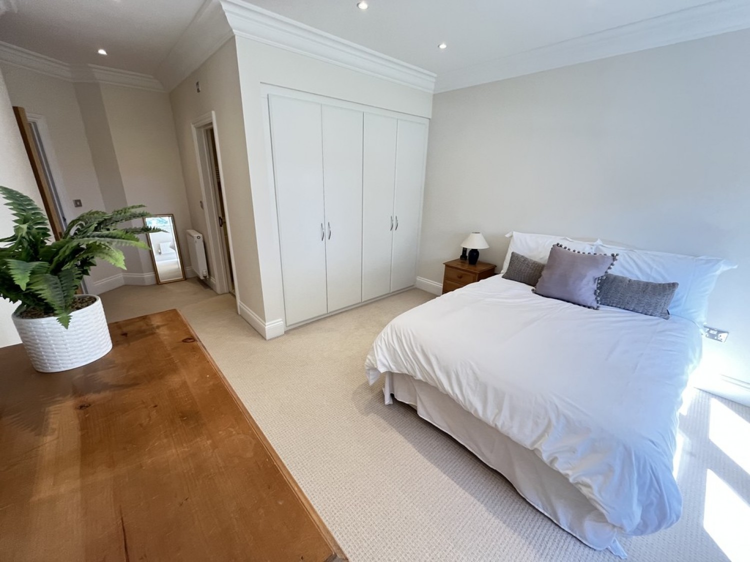 2 bedroom Flat for Letting Wray Park Road, Reigate