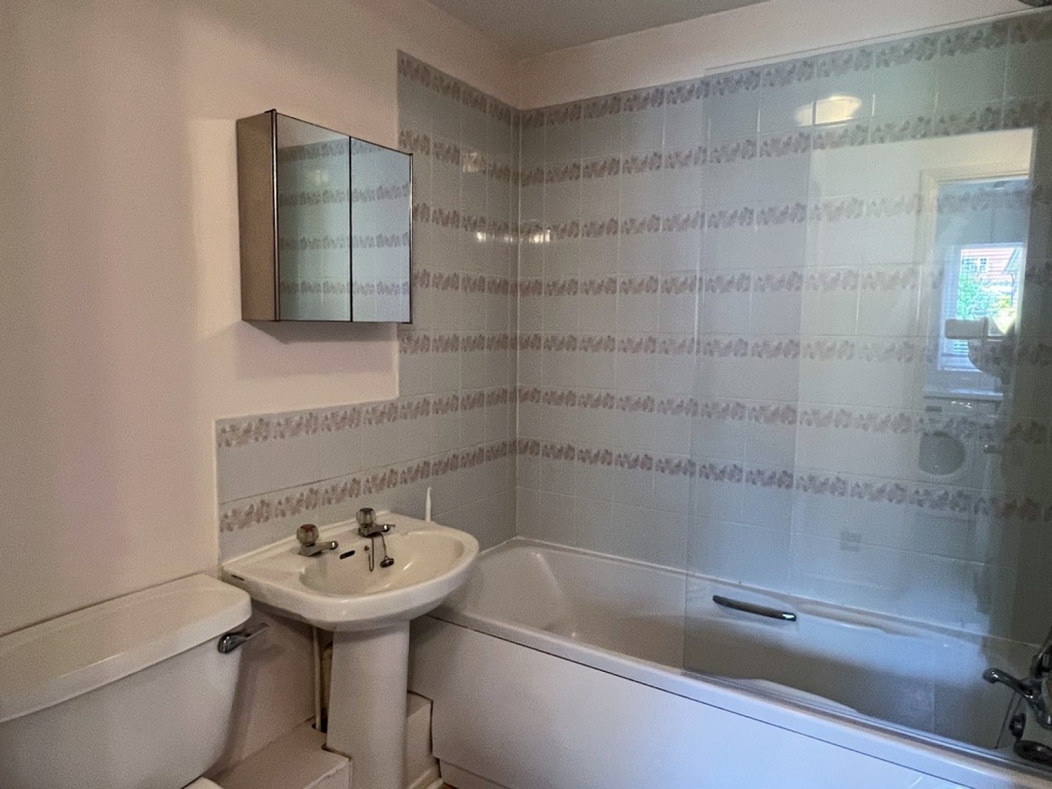 1 bedroom Flat for Letting Redhill, Surrey