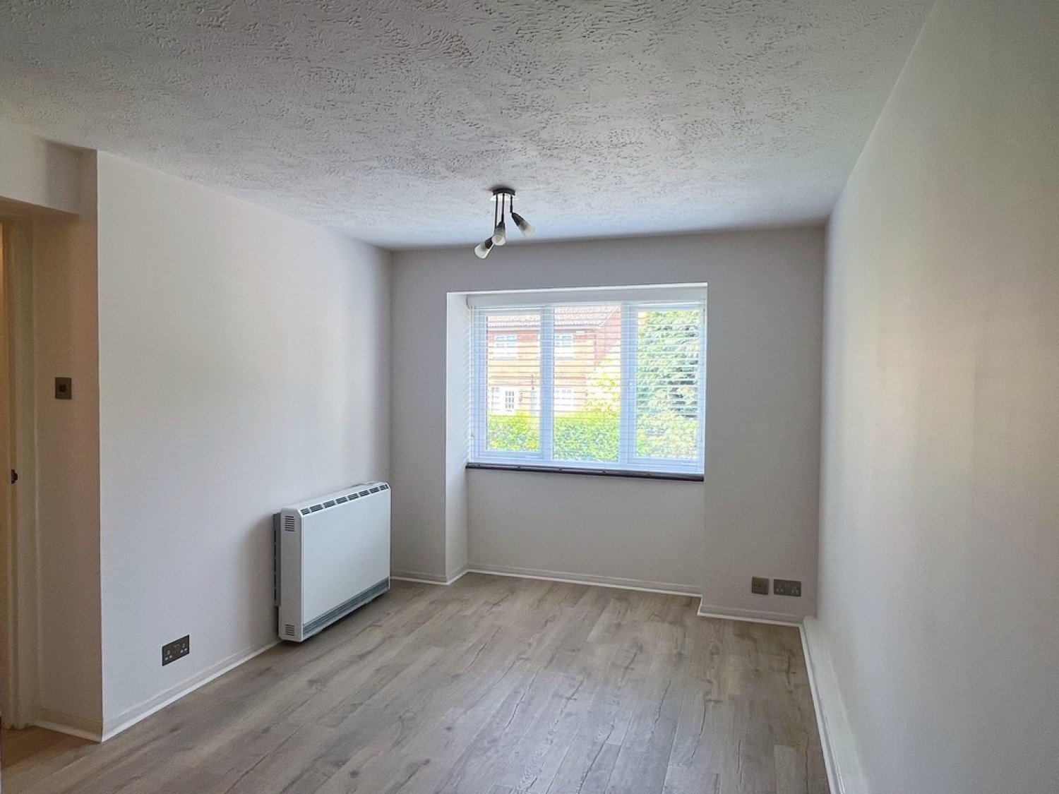 1 bedroom Flat for Letting Redhill, Surrey