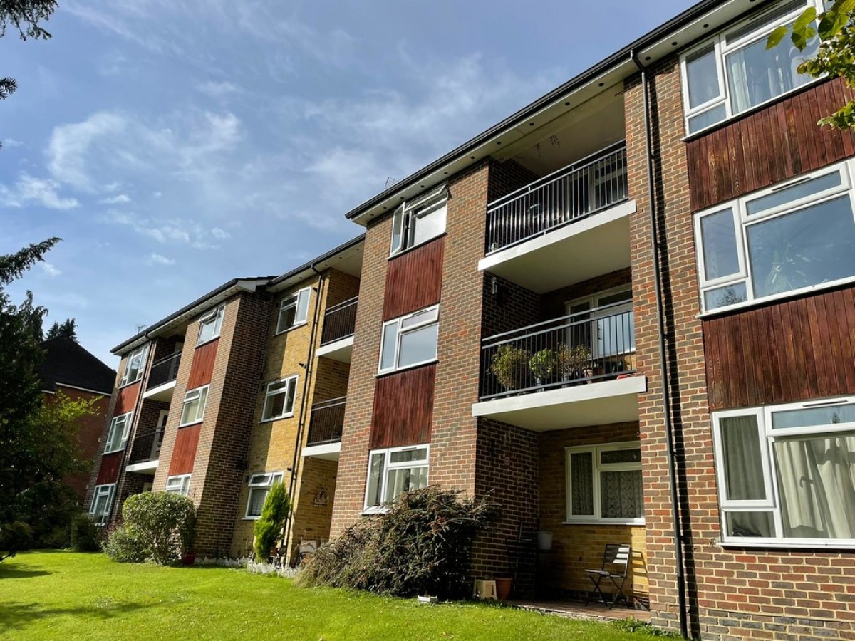 Silvermere Court, Harestone Valley Road, Caterham, Surrey