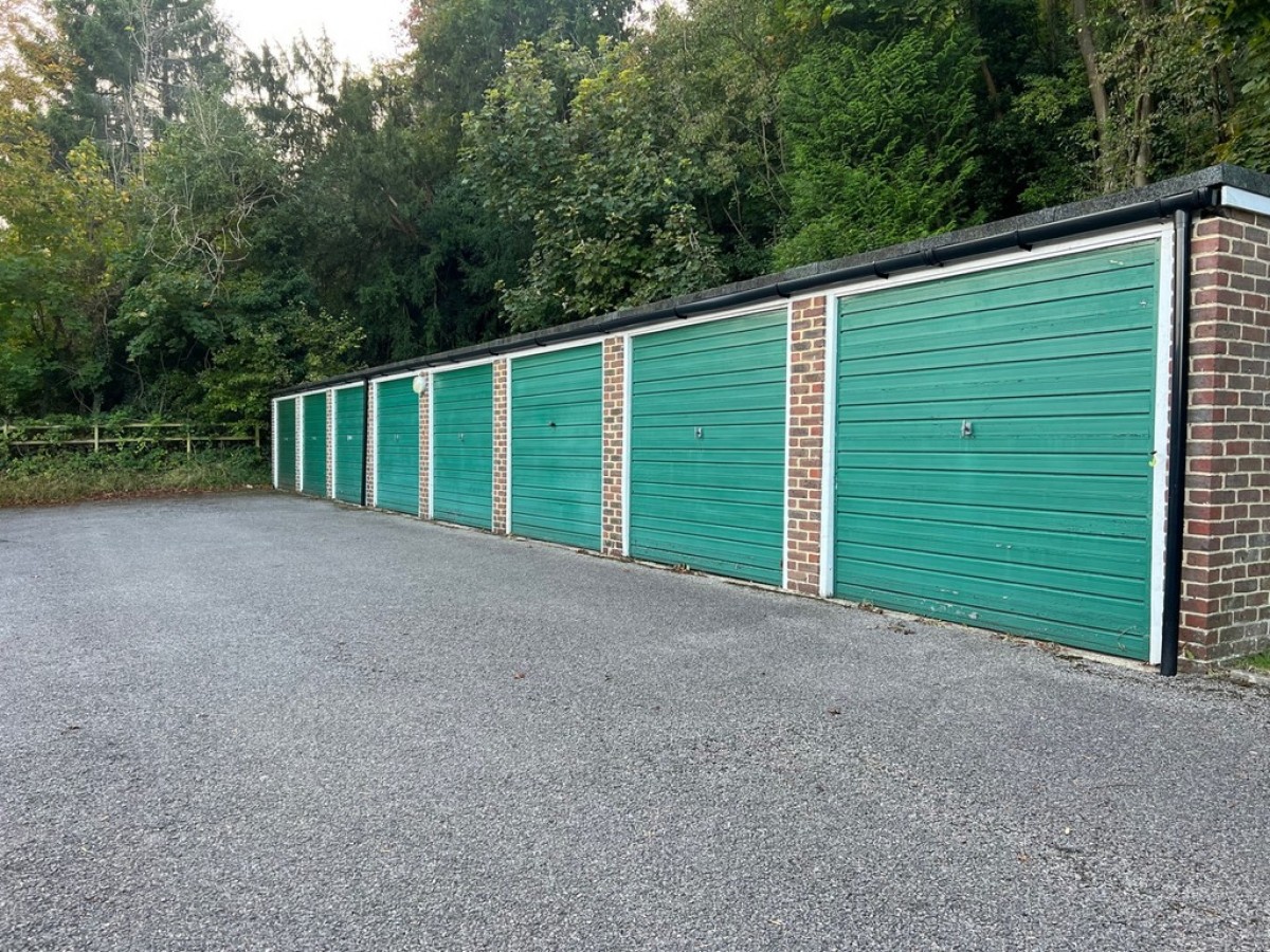 Silvermere Court, Harestone Valley Road, Caterham, Surrey