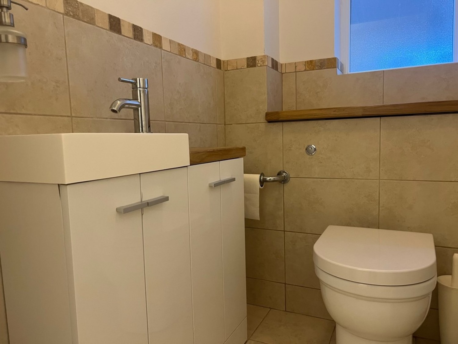 2 bedroom Flat for Letting Silvermere Court, Harestone Valley Road, Caterham, Surrey