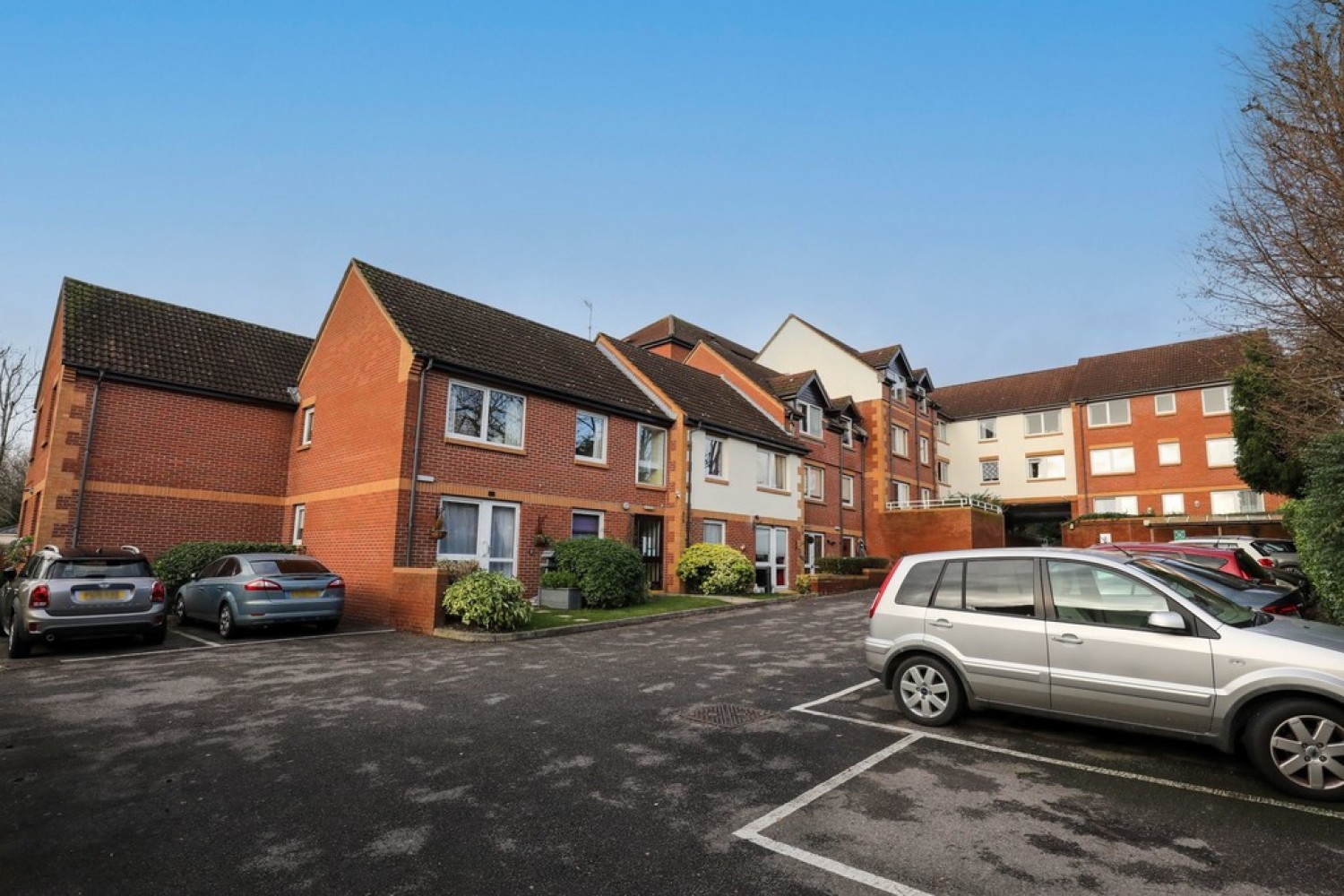 Linkfield Lane, Redhill