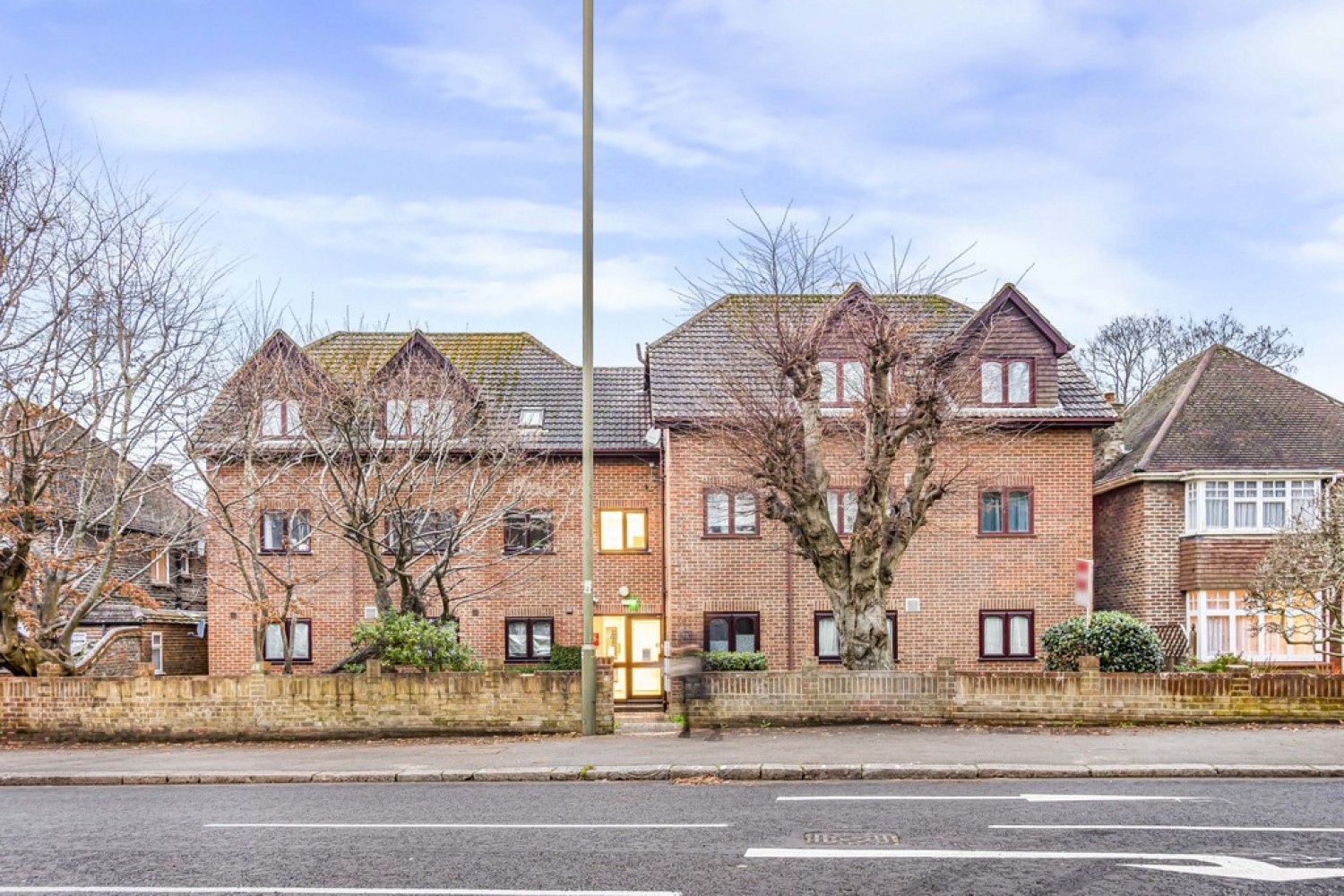 1 bedroom Flat for Sale Lyndale Court, London Road, Redhill
