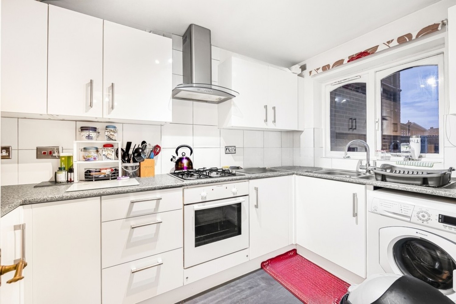 1 bedroom Flat for Sale Lyndale Court, London Road, Redhill