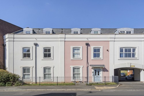 21 Warren Road, Reigate