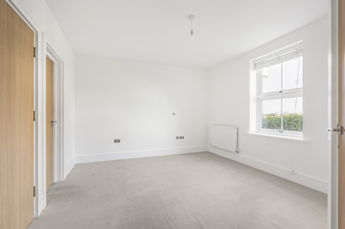 21 Warren Road, Reigate