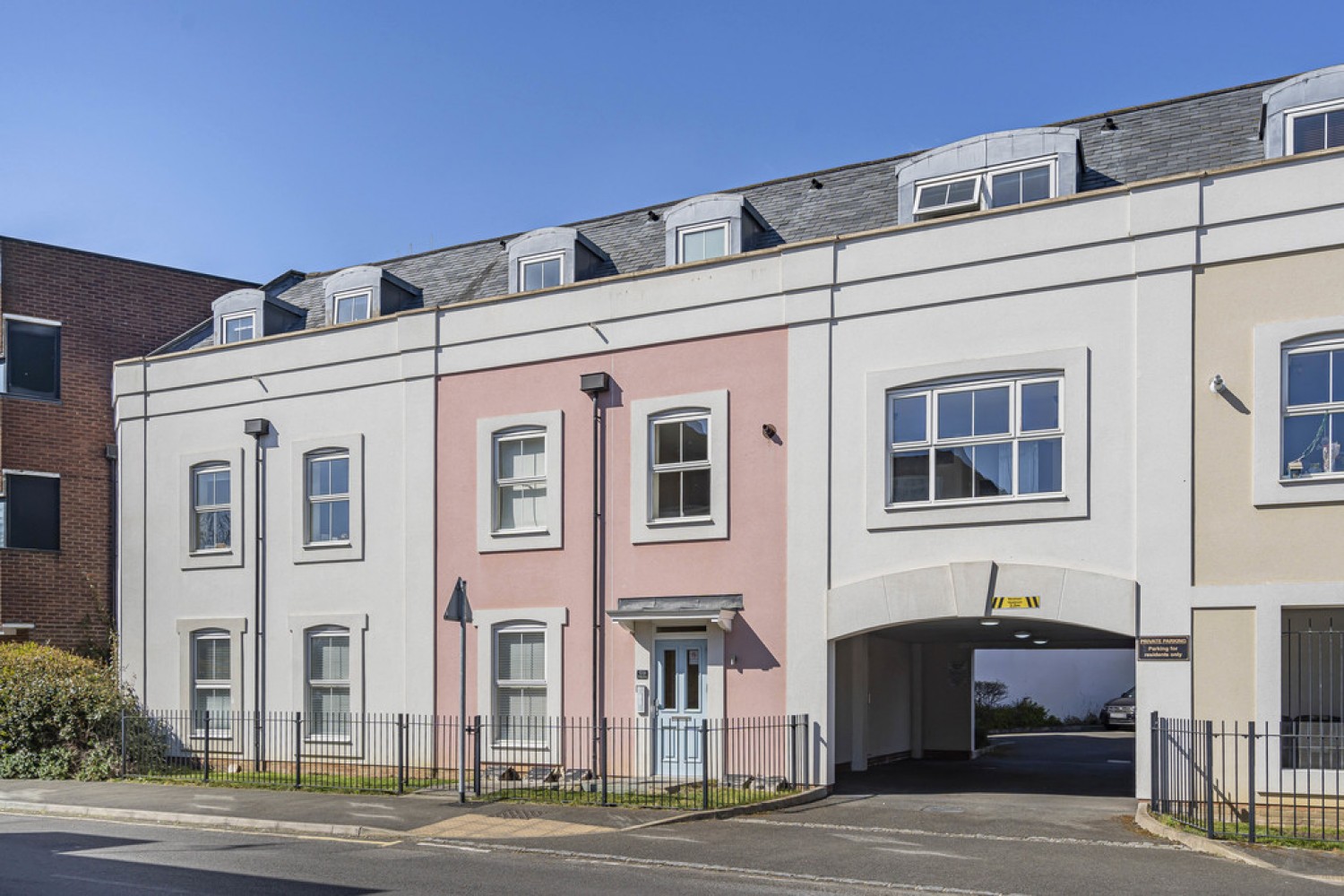 21 Warren Road, Reigate