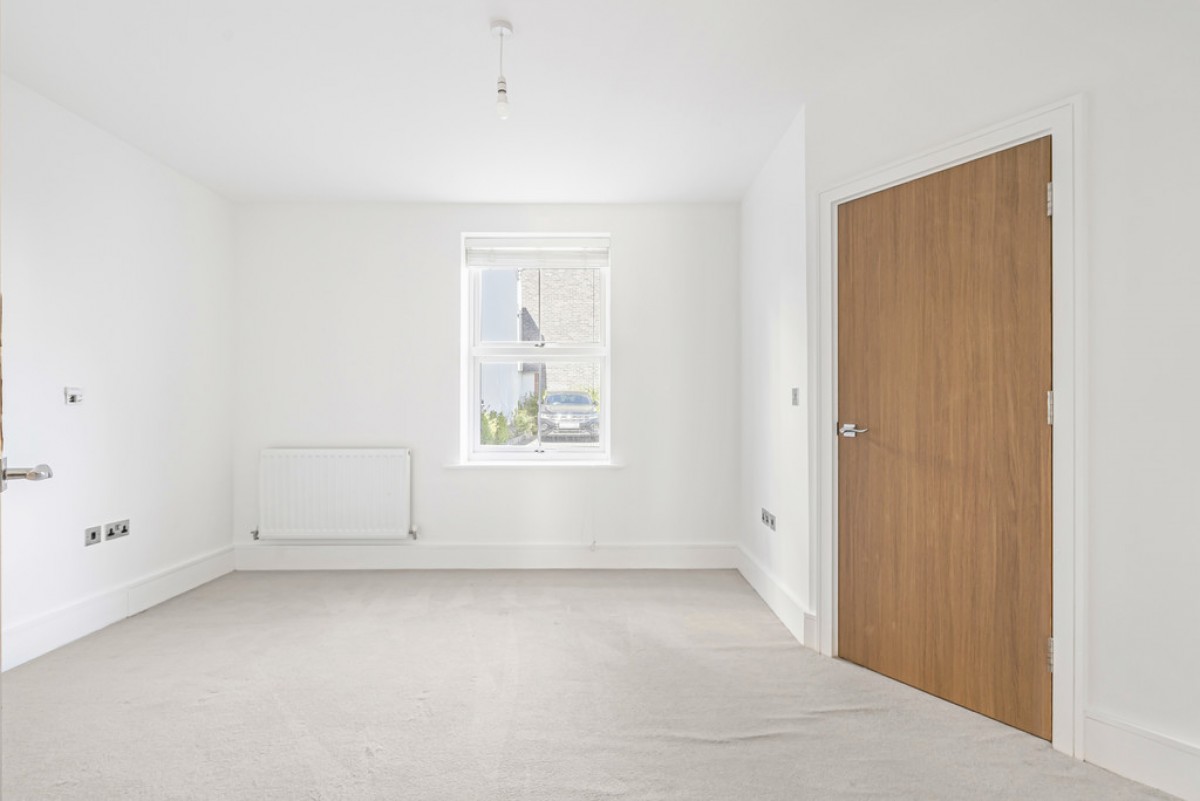 21 Warren Road, Reigate