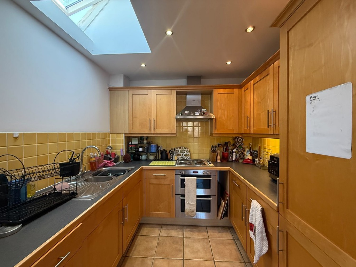 2 bedroom Flat for Letting Station Road, 158 Station Road, Redhill, Surrey