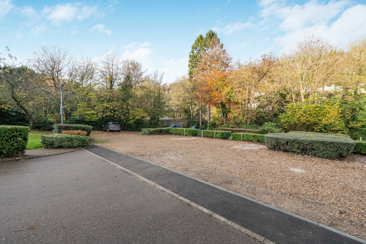 Kearton Place, Croydon Road