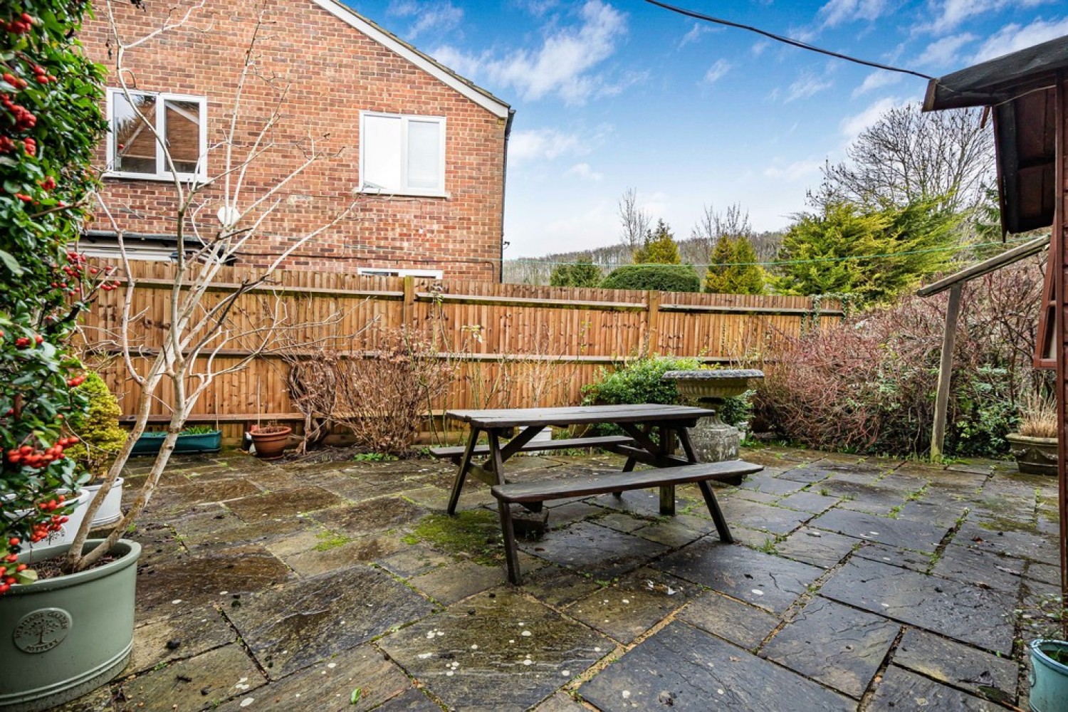 2 bedroom Flat for Sale Godstone Road, Caterham