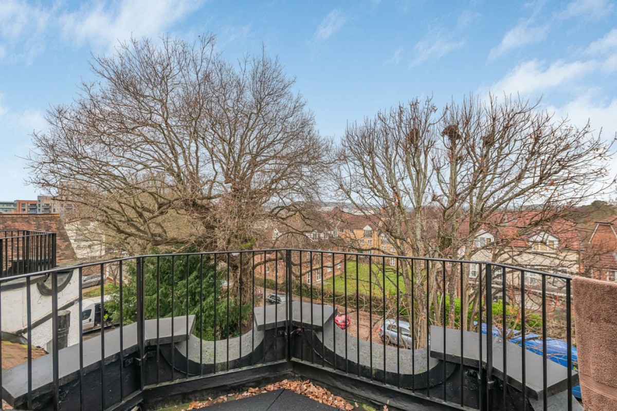 7 Cavendish Road, Redhill