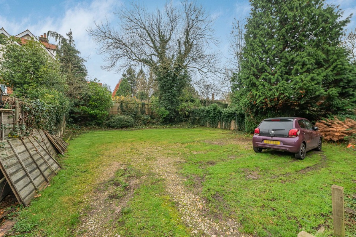 7 Cavendish Road, Redhill