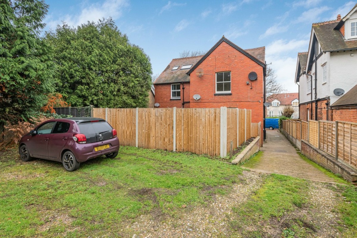 7 Cavendish Road, Redhill