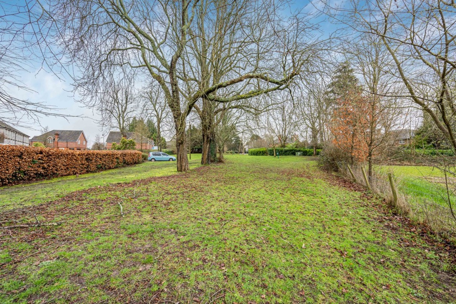 2 bedroom Flat for Sale Gawton Crescent, Netherne On The Hill