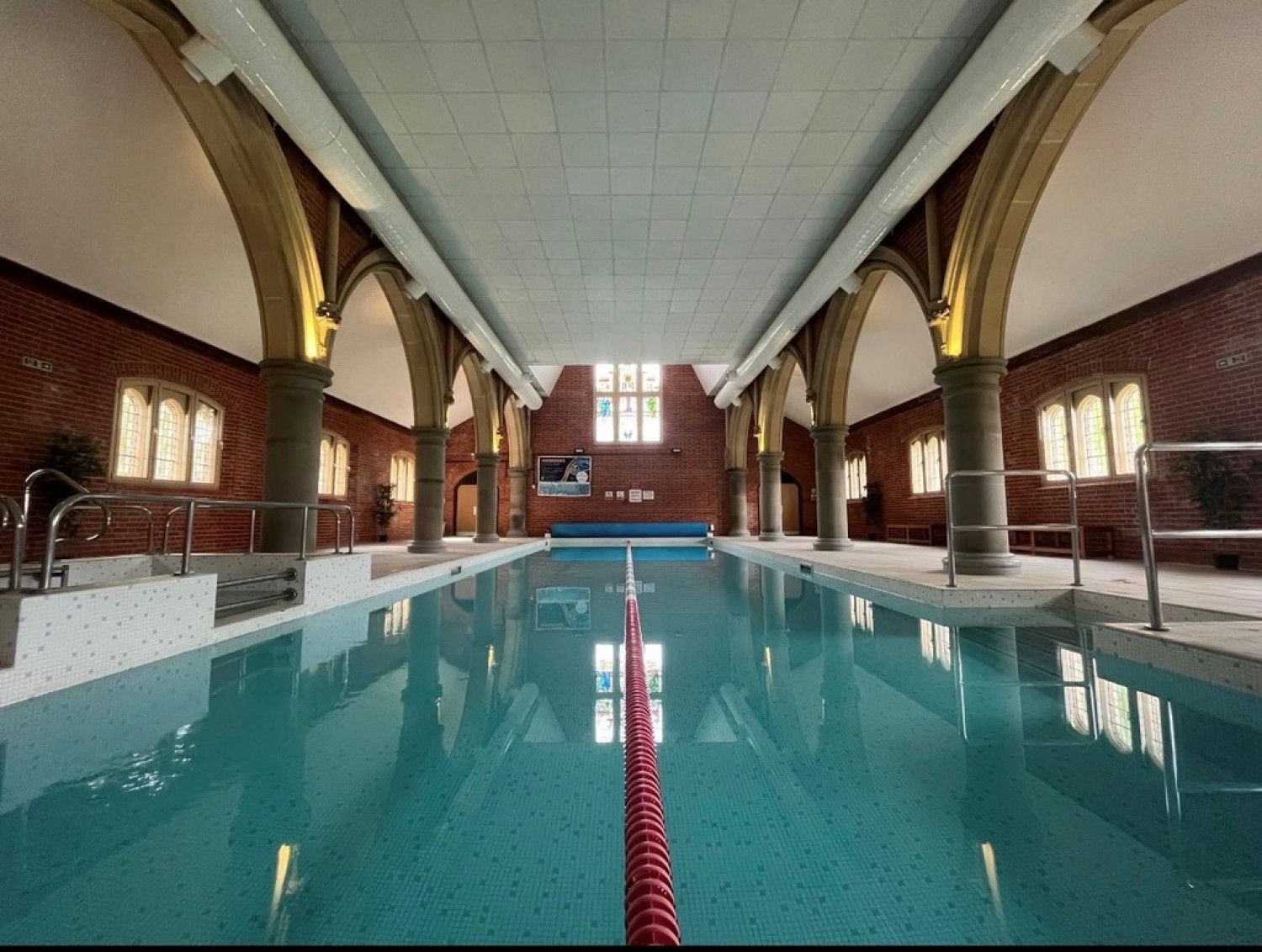 2 bedroom Flat for Sale Gawton Crescent, Netherne On The Hill