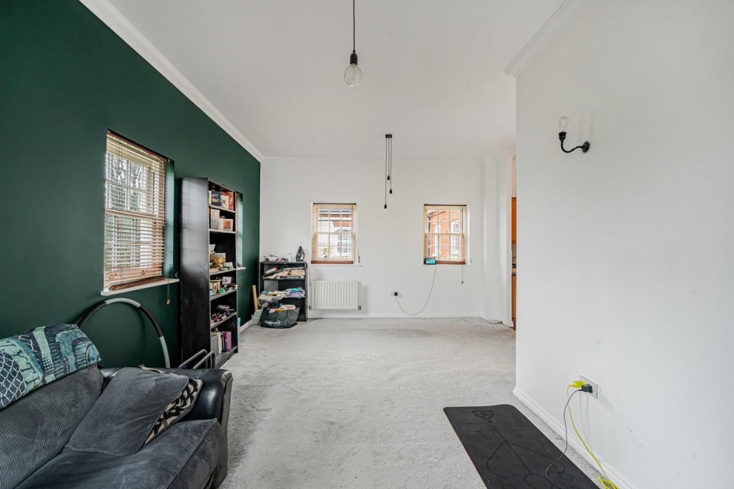 2 bedroom Flat for Sale Gawton Crescent, Netherne On The Hill