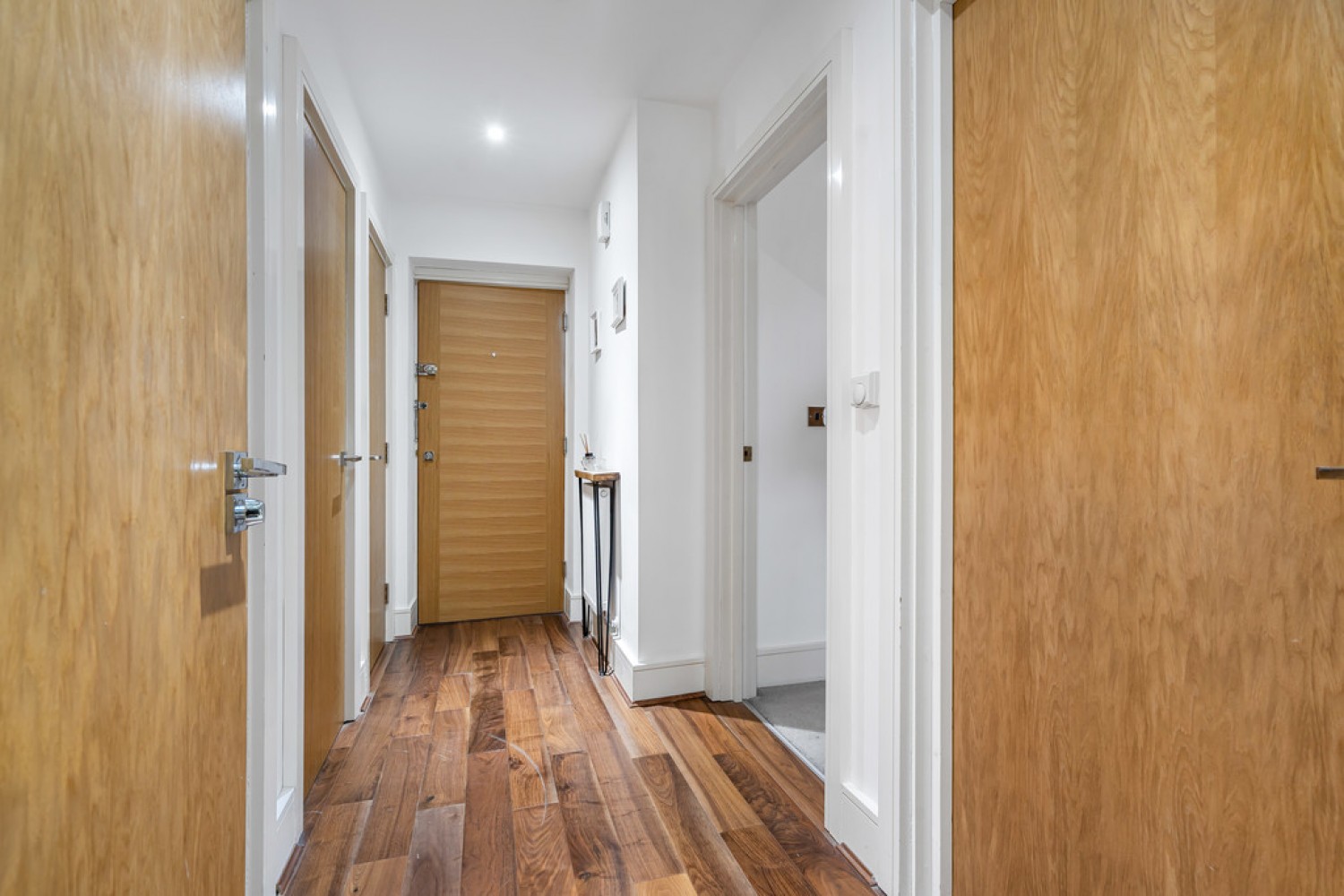 2 bedroom Flat for Auction Warren Road, Reigate