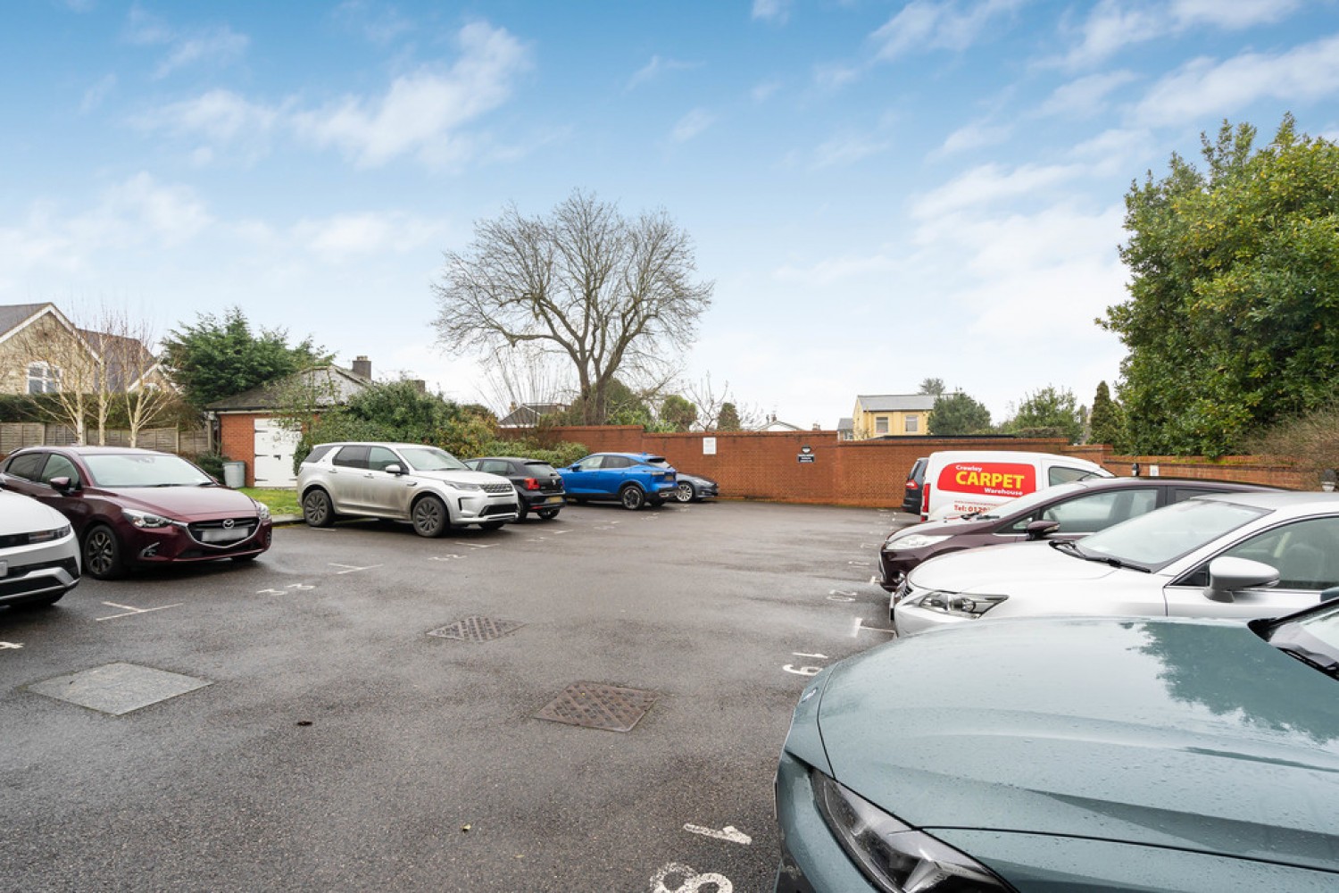 2 bedroom Flat for Auction Warren Road, Reigate