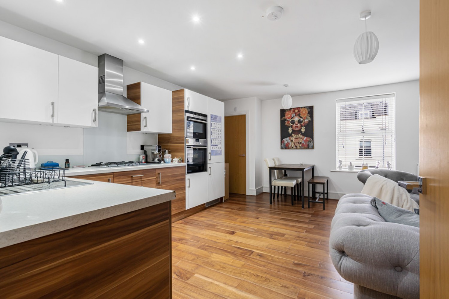 2 bedroom Flat for Auction Warren Road, Reigate