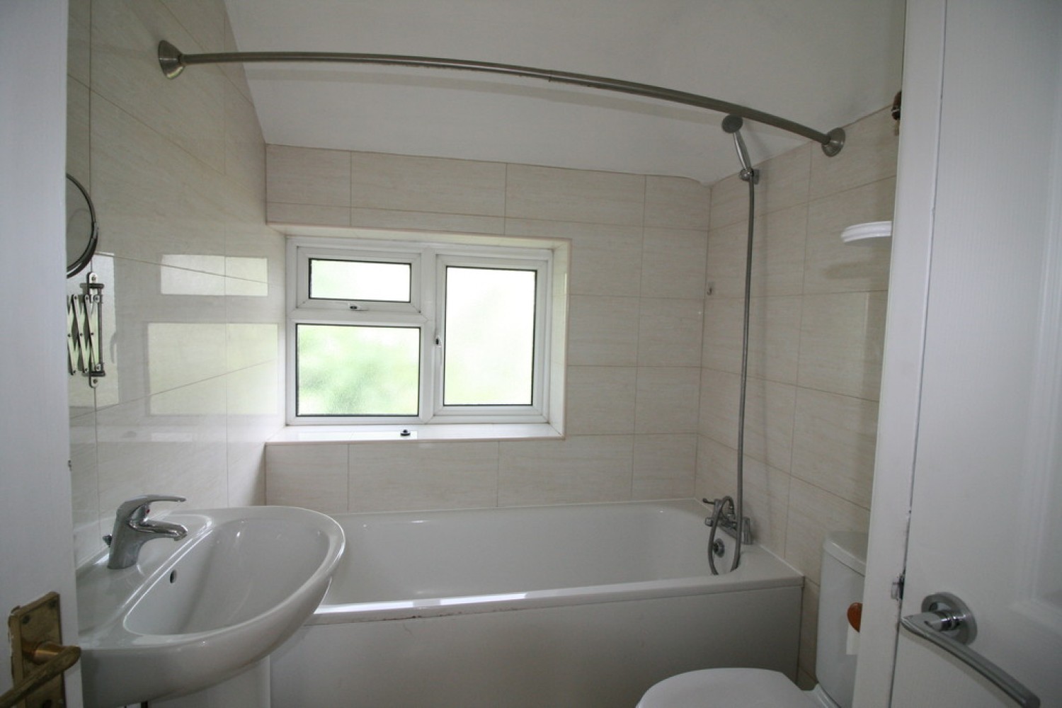 4 bedroom House for Letting Elsbrook Road, Redhill