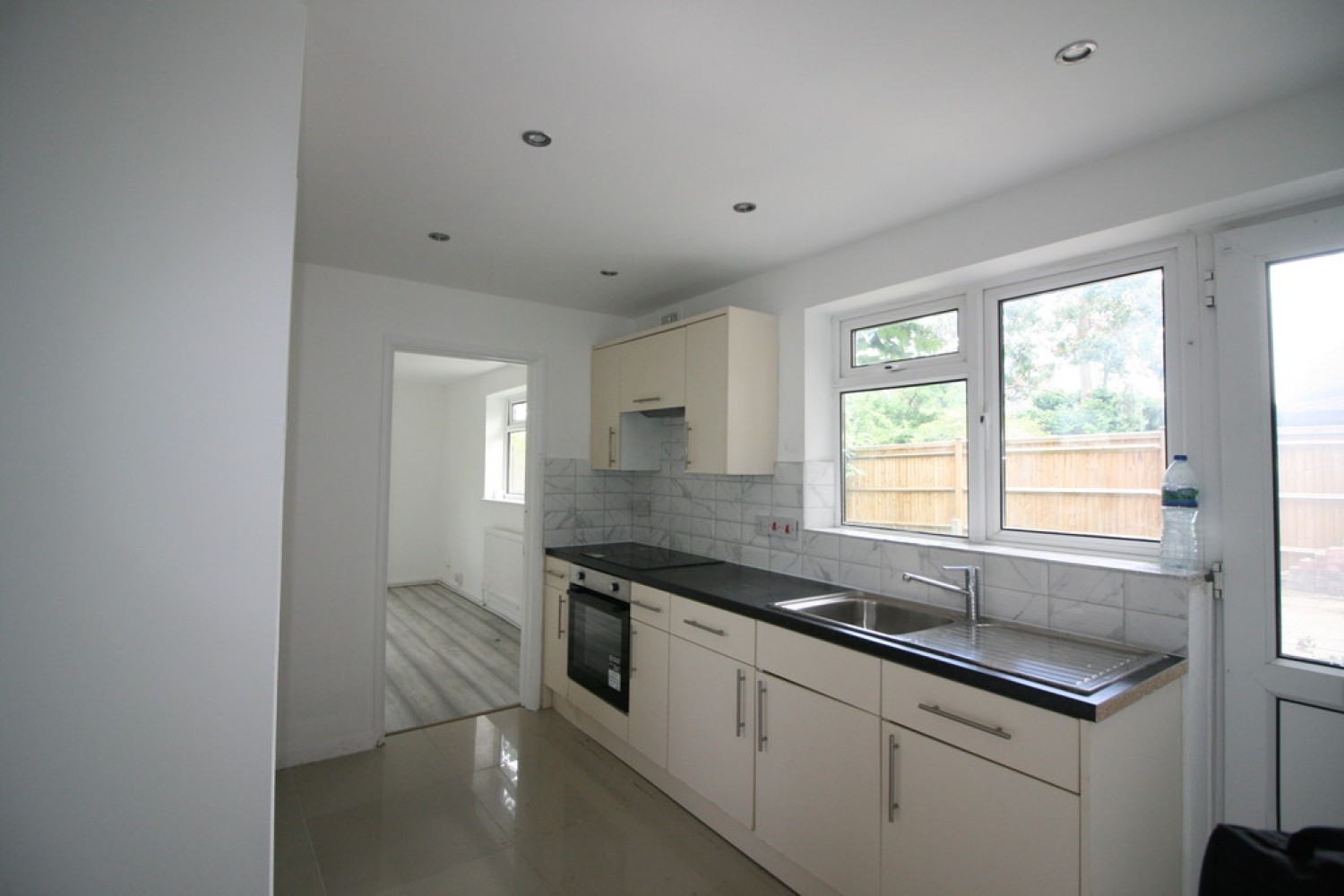 4 bedroom House for Letting Elsbrook Road, Redhill