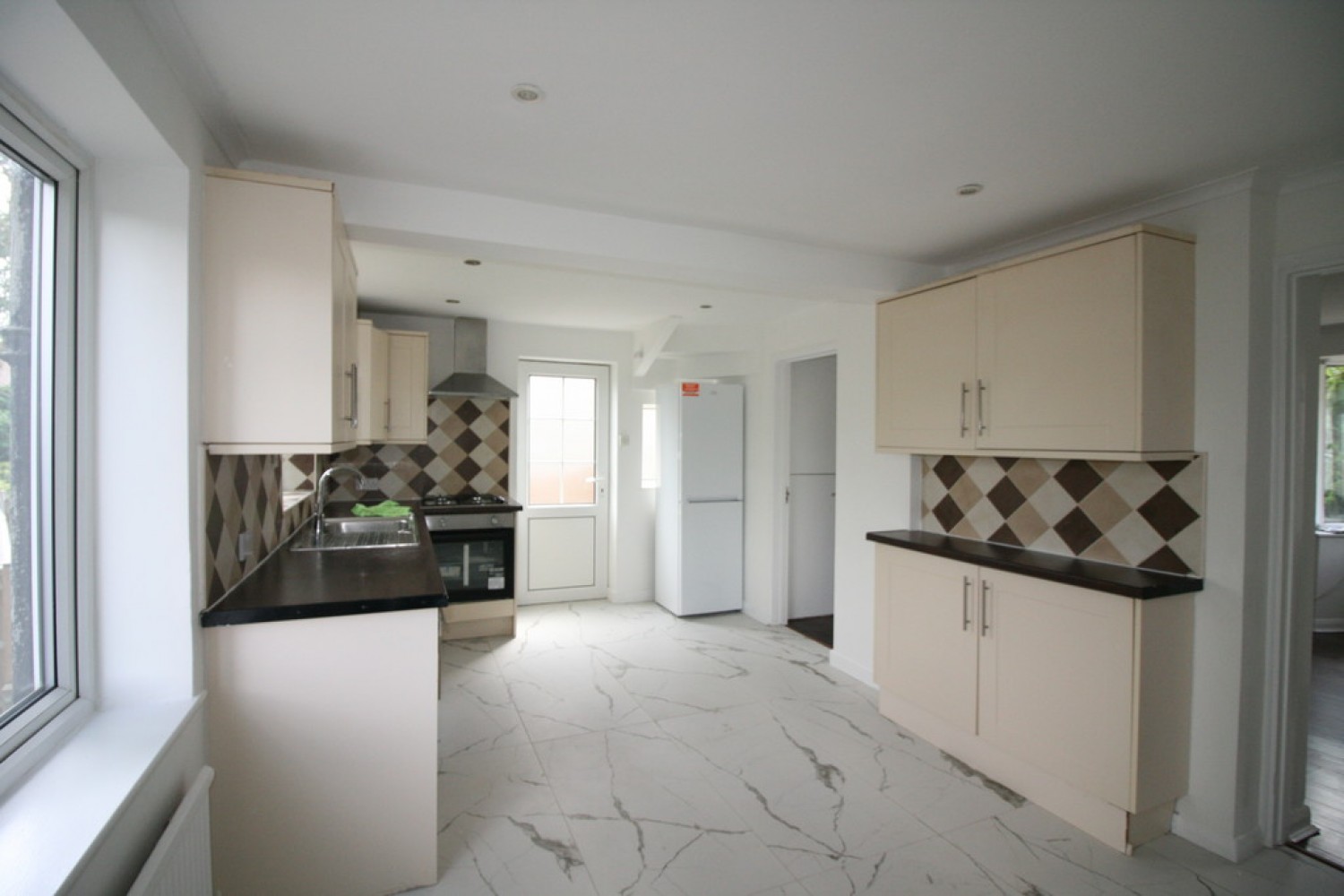 4 bedroom House for Letting Elsbrook Road, Redhill