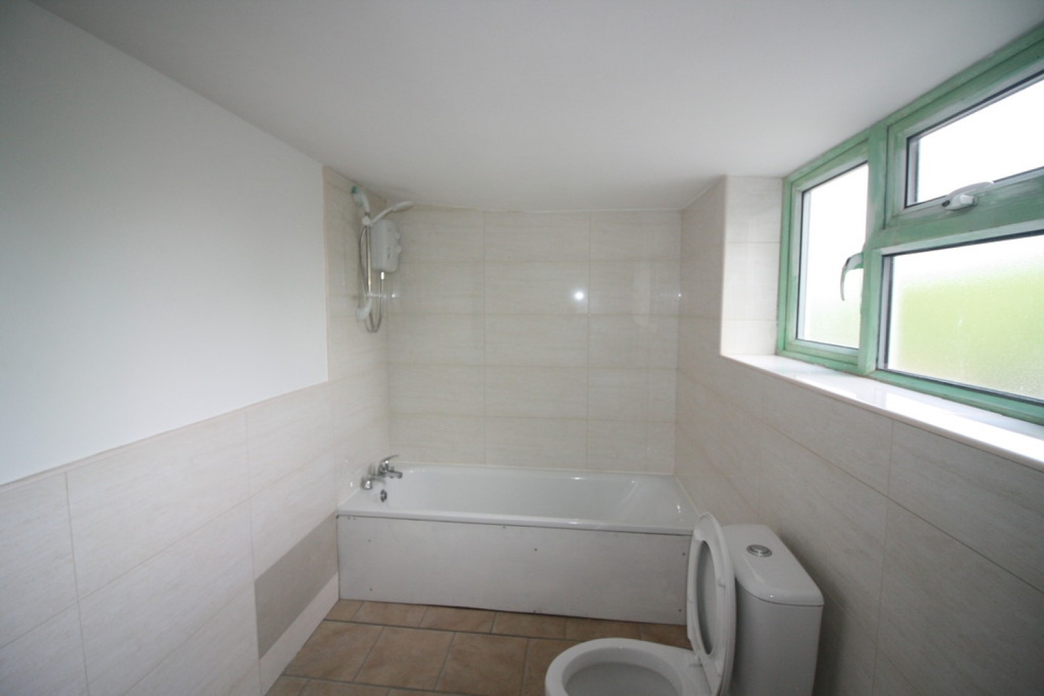 4 bedroom House for Letting Elsbrook Road, Redhill