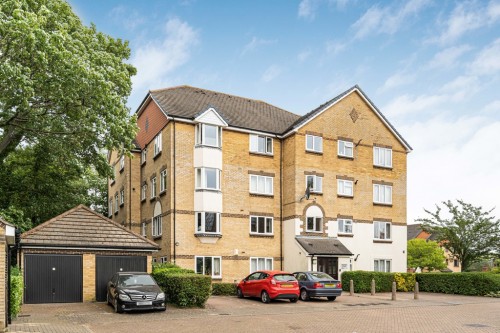 15 Queens Court, St Annes Way