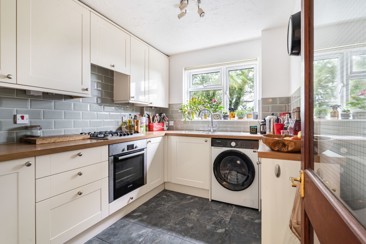 15 Queens Court, St Annes Way