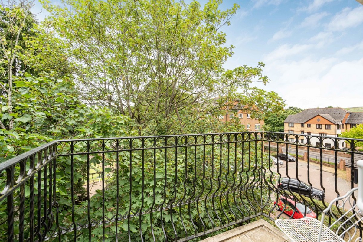 15 Queens Court, St Annes Way