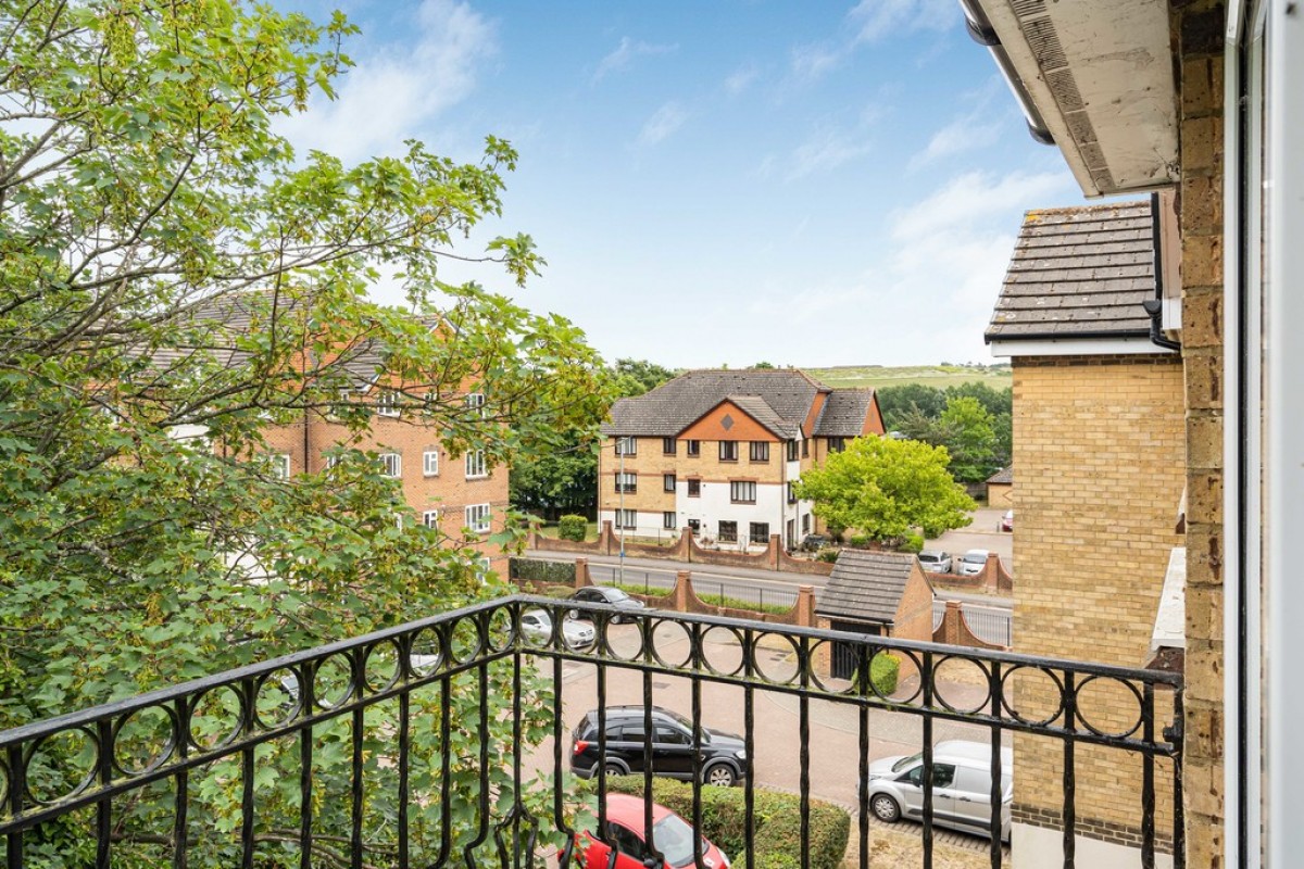 15 Queens Court, St Annes Way