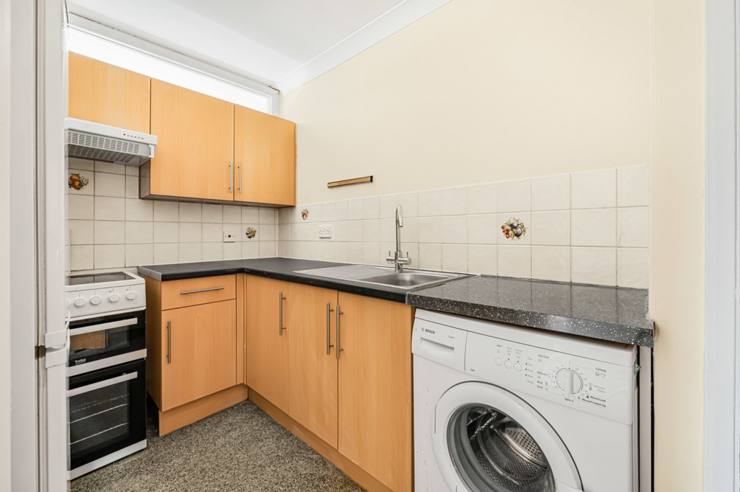 1 bedroom Flat for Sale Chaldon Road, Ragland Parade