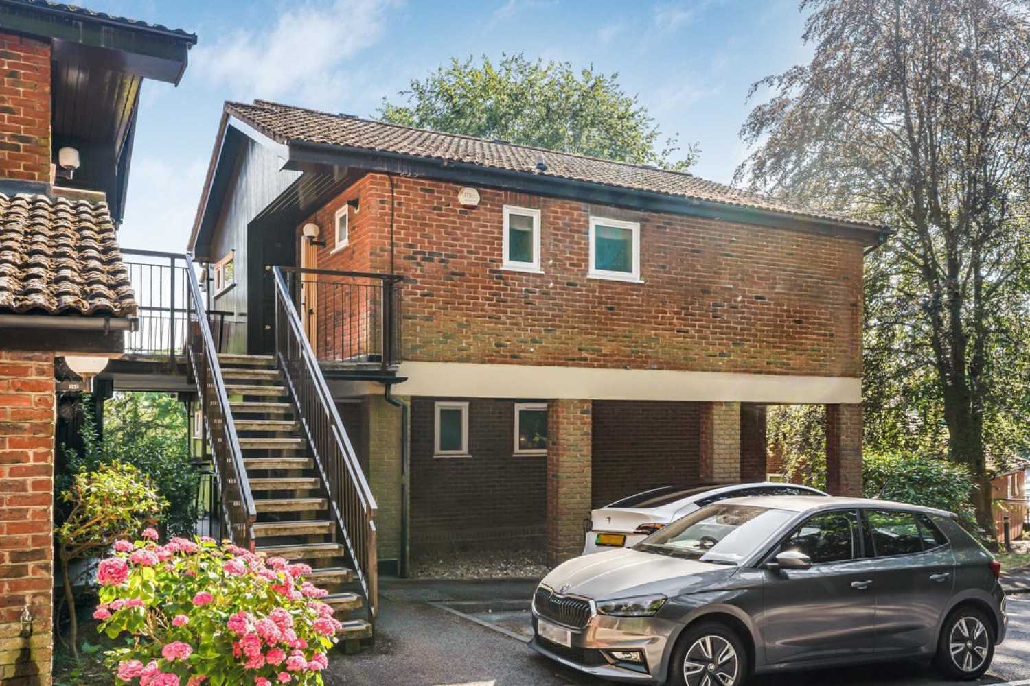 3 bedroom Flat for Sale Succombs Place, Warlingham