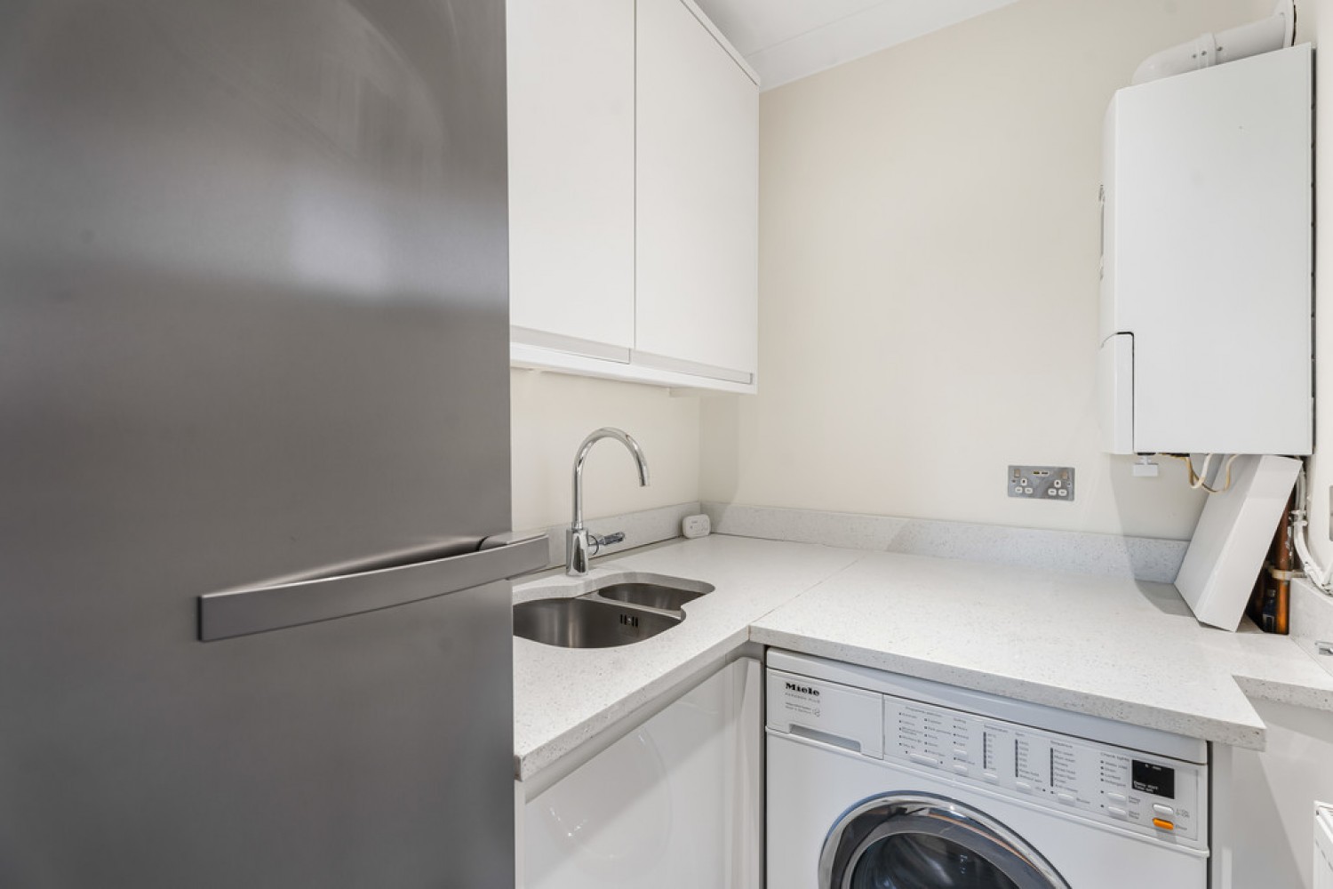 3 bedroom Flat for Sale Succombs Place, Warlingham