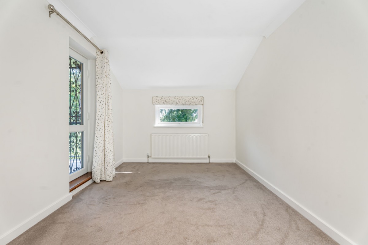 Succombs Place, Warlingham