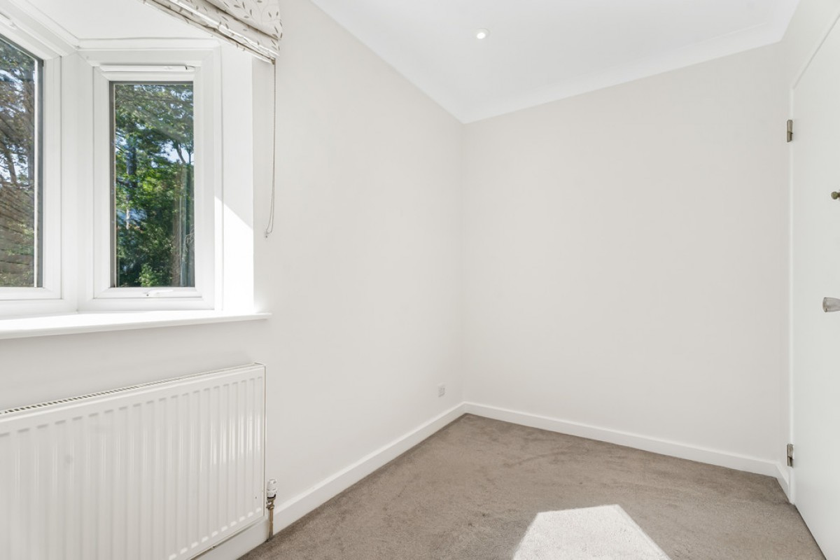Succombs Place, Warlingham