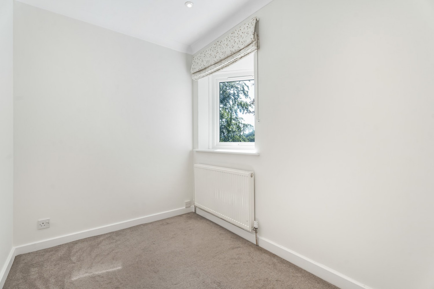3 bedroom Flat for Sale Succombs Place, Warlingham